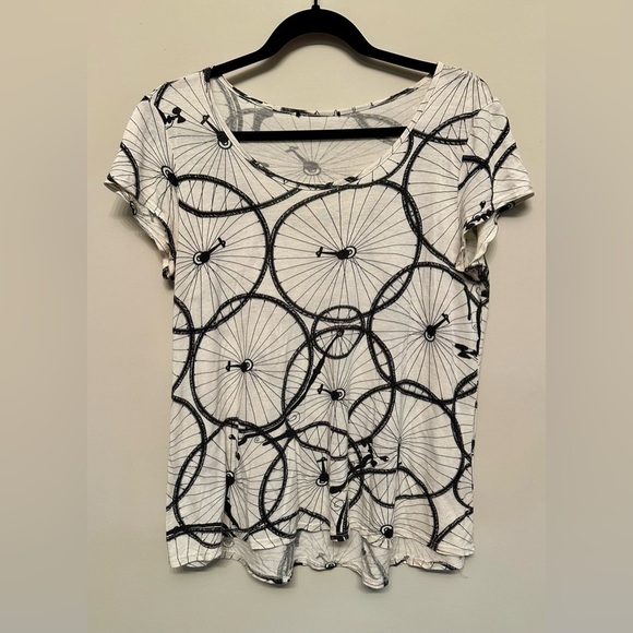 Graphic and Oddly Hypnotic Bicycle Print Women's Top of Unknown Origin…M? - Picture 1 of 3